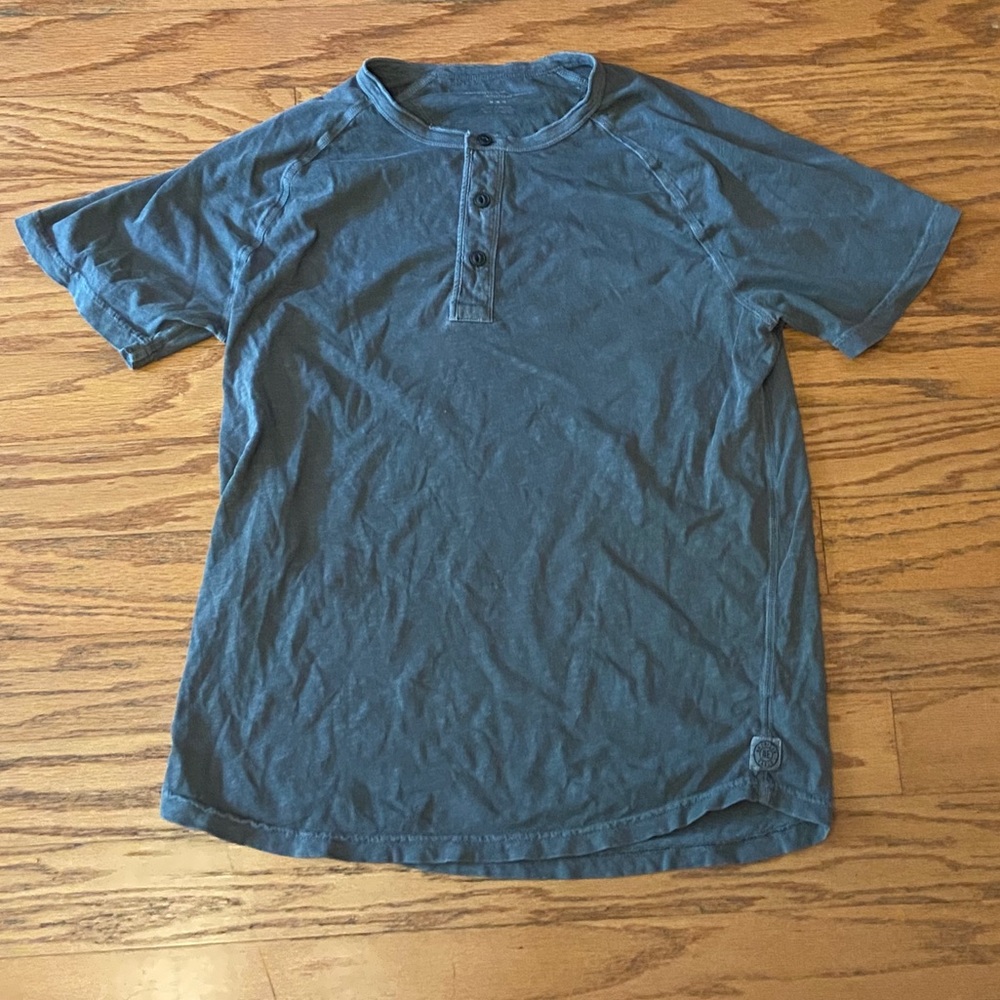 American Eagle Outfitters Men’s Grey short-sleeve